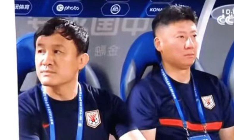 宝贝夹住乖含着吸出来男男
