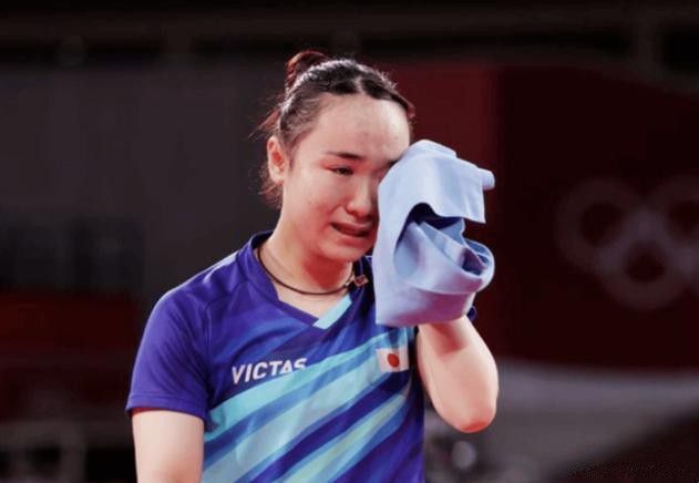 黑丝美女被艹